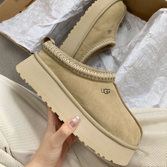 UGG Tazz Platform Slippers - Picture 1 of 5